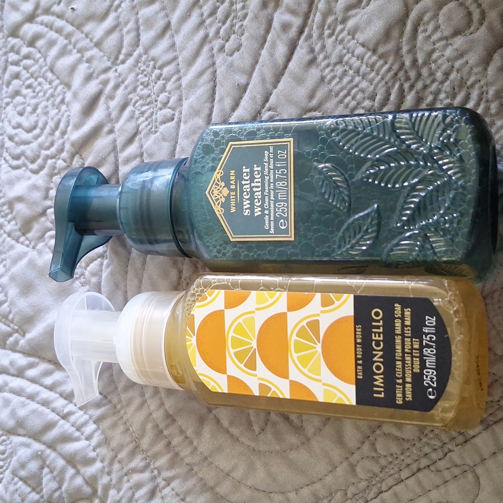 COPY - Bath & Body Works foaming Hand Soap x 2. Never opened!